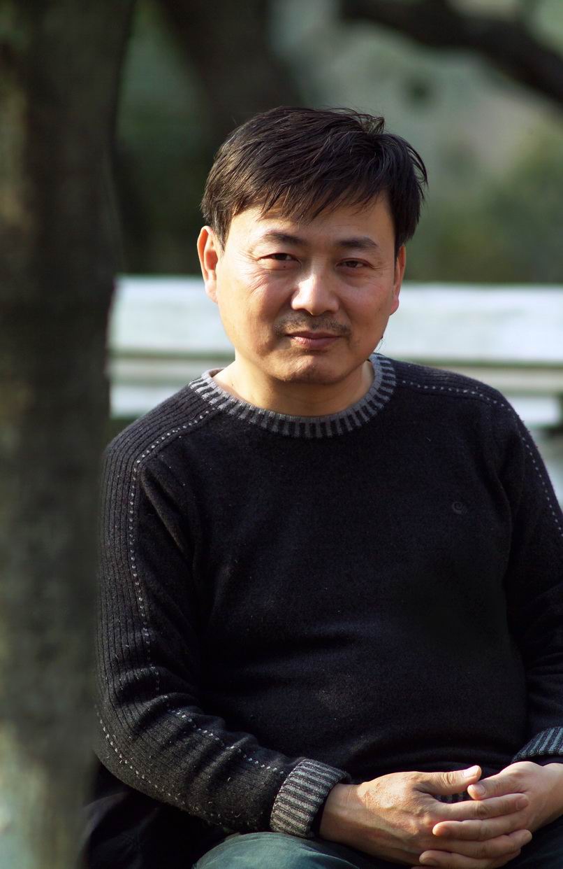 李大伟
